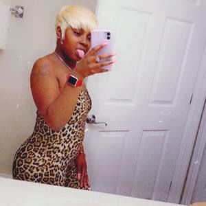 Meet your Posher, Bella